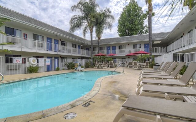 Motel 6 Los Angeles - Baldwin Park