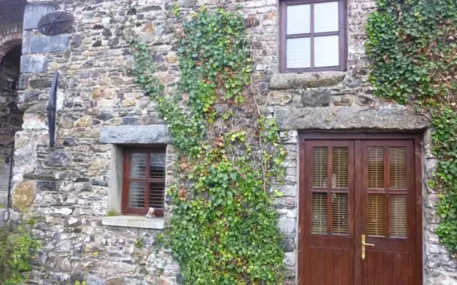 Belan Lodge - Courtyard Accommodation, "The Abraham"