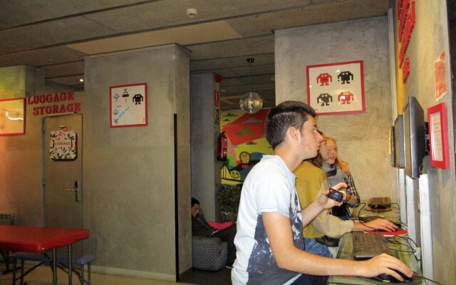 Ideal Youth Hostel