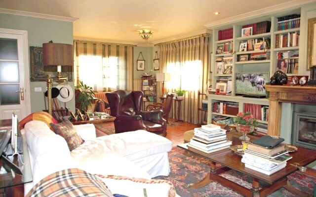 House With 5 Bedrooms in Pontevedra, With Enclosed Garden