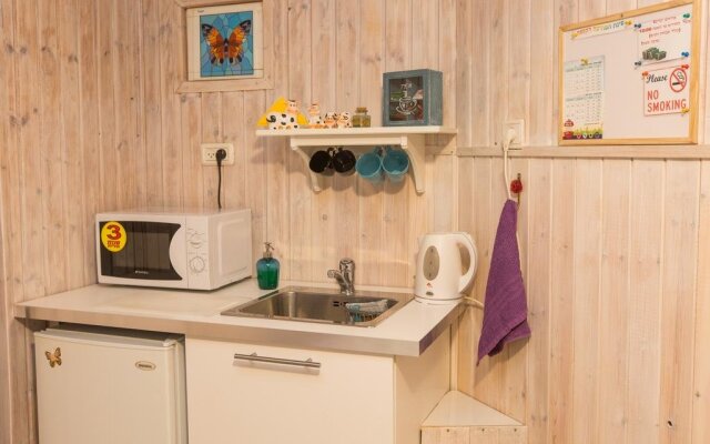 Leyad Hashmura Lodging