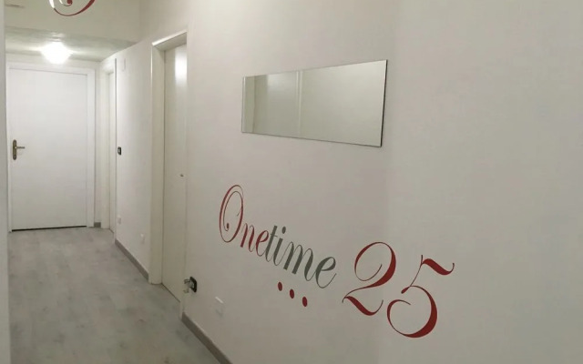 Charming 25 Apartment