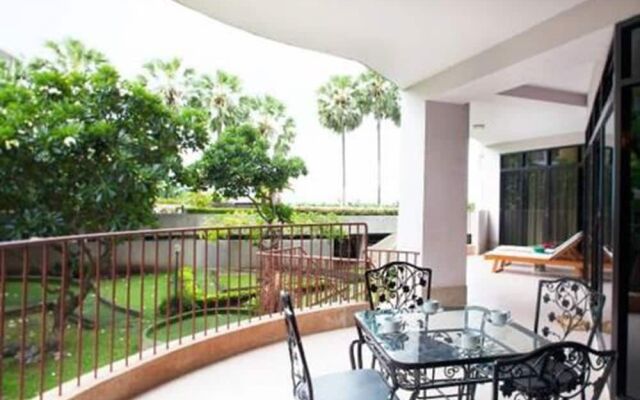 Issara at Cha-Um Beach Club