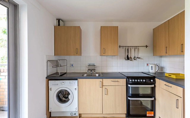 Modern Victoria Park Apartment