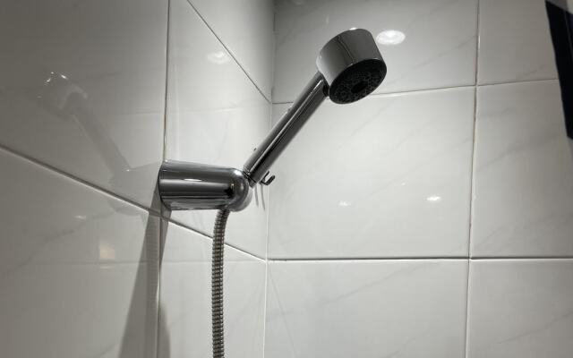 Walk to Lcy Airport/ Excel /dlr 1Br Flat