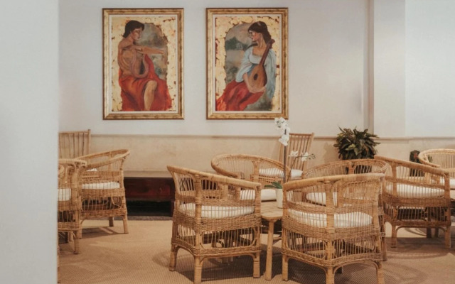 Hotel ROC Oberoy
