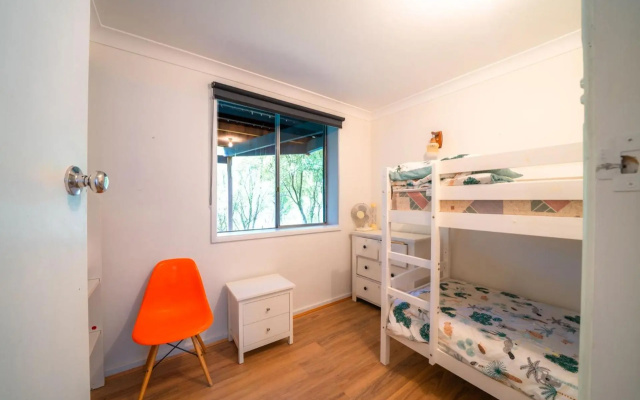 Bush Baby at Blenheim Beach 4pm Check Out Sundays – Guest Rooms – Vincentia