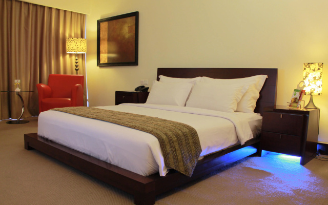 Merlynn Park Hotel - Image 5