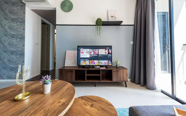 3BR Homestay with Pool View Bukit Rimau