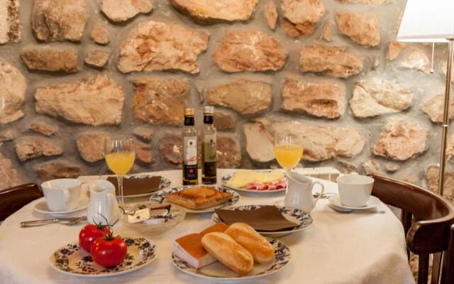 Casona De La Salceda