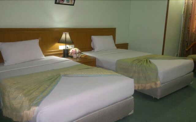 PathumThani Place Hotel