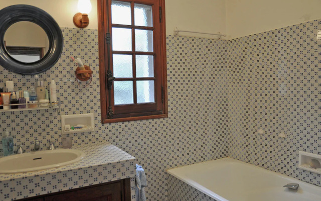 Charming Villa in Callas With Private Swimming Pool