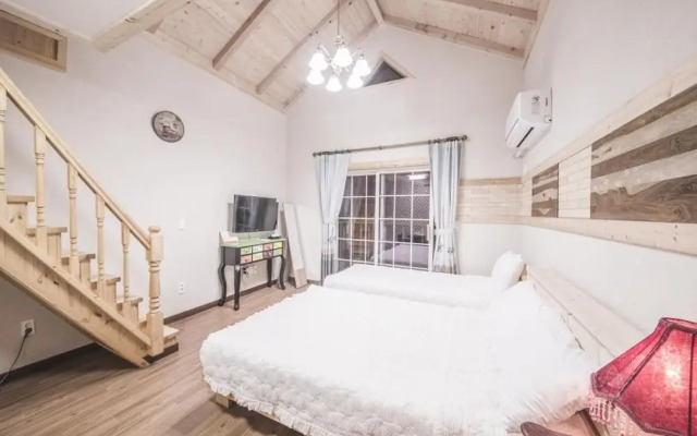 Jeju Ppalkanpungcha Pension