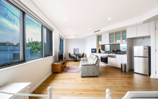 B08-darling Harbour Studio