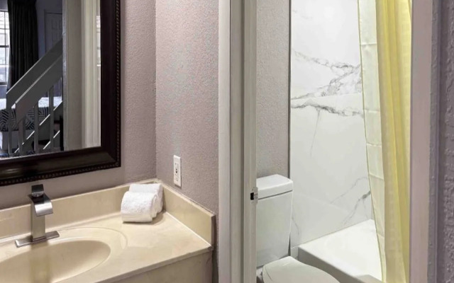 Travelodge Inn & Suites Tallahassee North