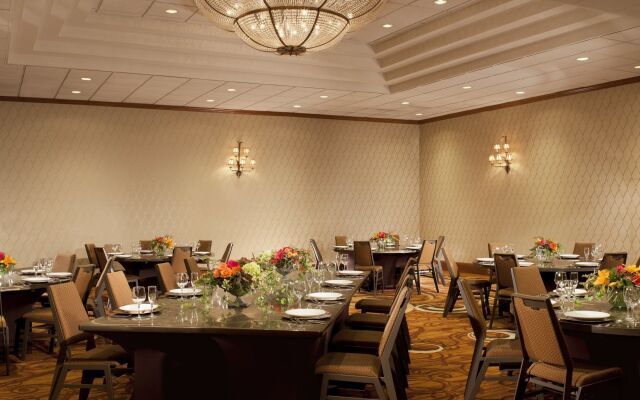 Sheraton Minneapolis West Hotel