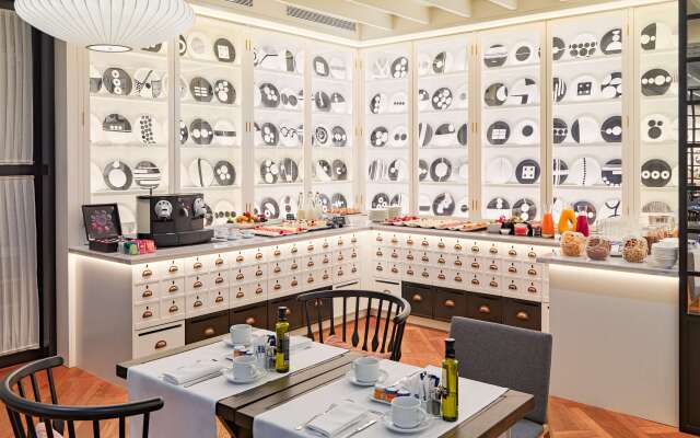 H10 Universitat Hotel