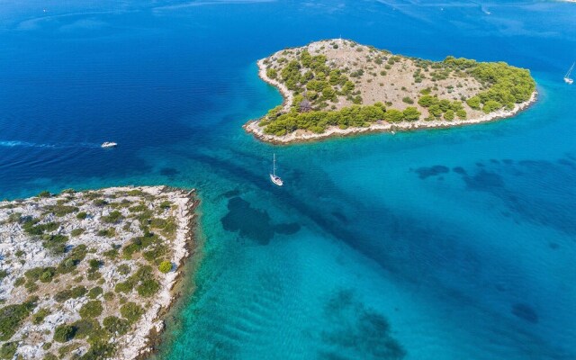 Nice Home in Vodice With Wifi and 2 Bedrooms