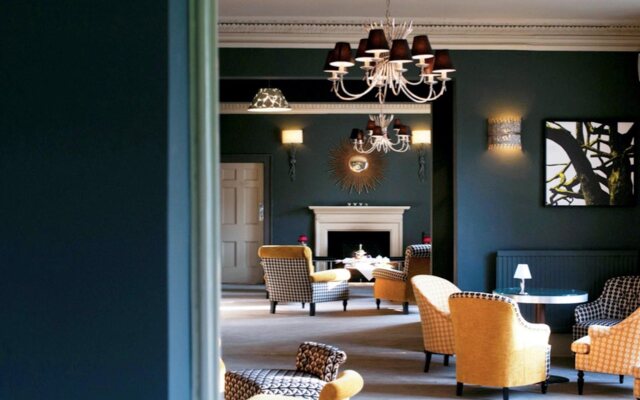 WorldHotels Distinctive Woughton House Hotel