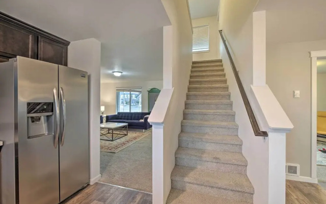 Enumclaw Home - 60 Mi to Mount Rainier!