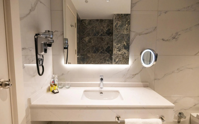 Granada Luxury Red