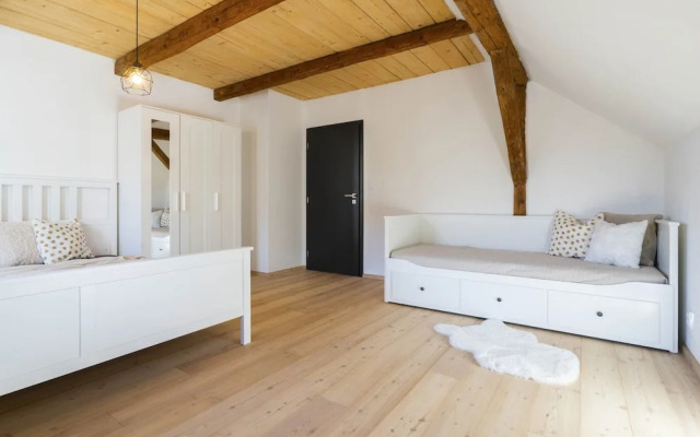 Villa in Rudnik With Private hot tub