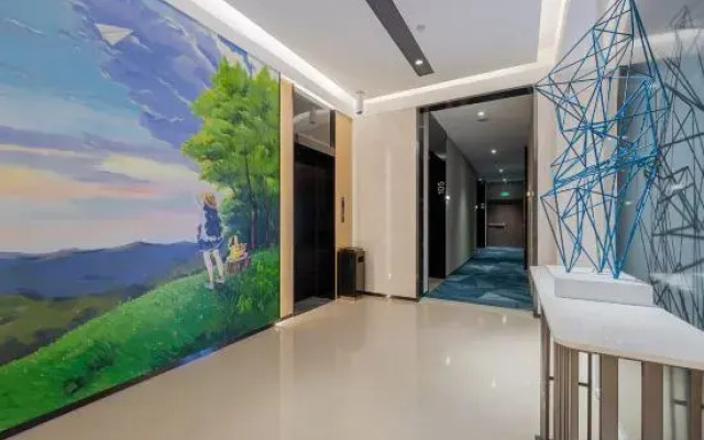 Zijing Jiahong Hotel (Zhaoqing Railway Station Xinghu Scenic Area)