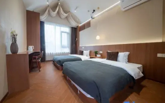 Yinlu Jingde Homestay (Taoxichuan Cultural and Creative Block)