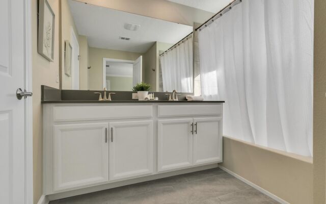 Stylish Family Home Private Pool Stl111
