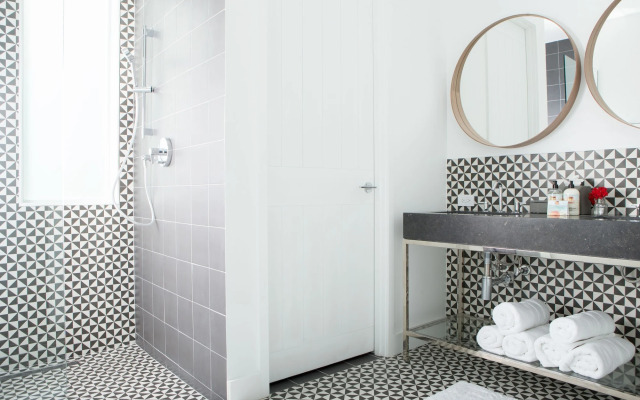 Coral Sands Inn & Cottages