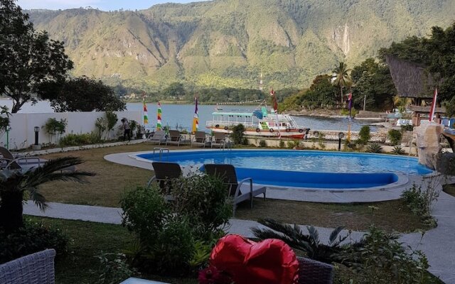 Zoe's Paradise Waterfront Hotel