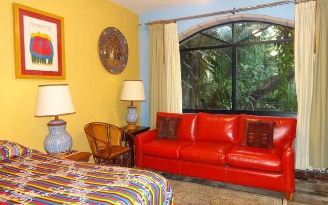 Hotel Casa de Las Flores Bed and Breakfast