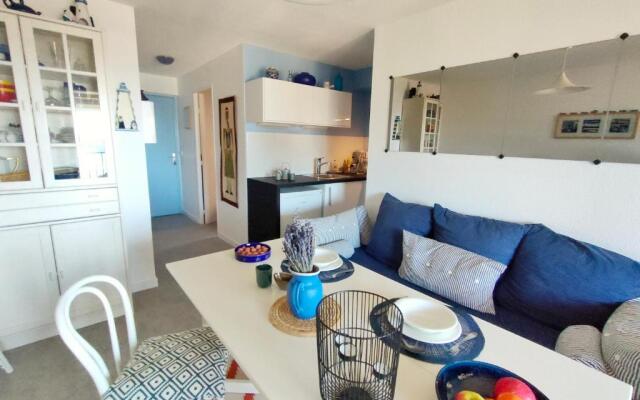 Appartement avec terrasse vue mer, proximité plage, place parking