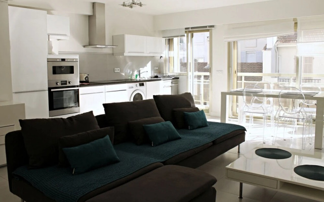 Viva Riviera Modern 2 Bedrooms balconies