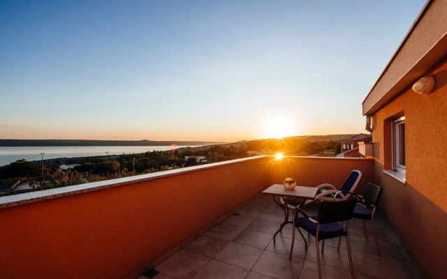 Holiday Home in Jasenice With Garden