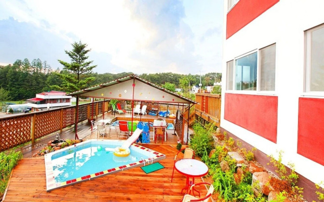 Hoengseong Modern Hill Pension