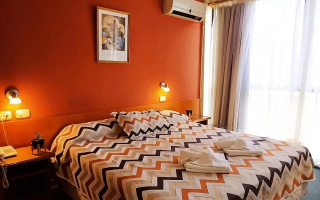 Gran Lourdes Hotel