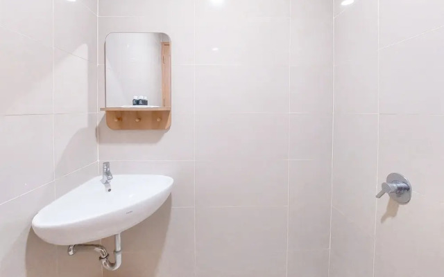 Good Place And Relaxing Studio Apartment At B Residence