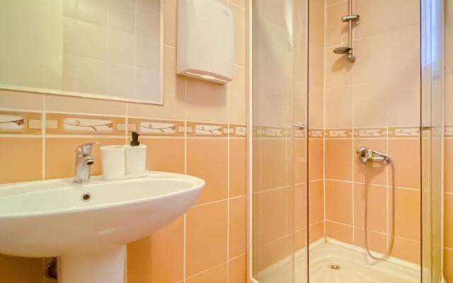 Sleek Flat Within Walking Distance to Pera Museum