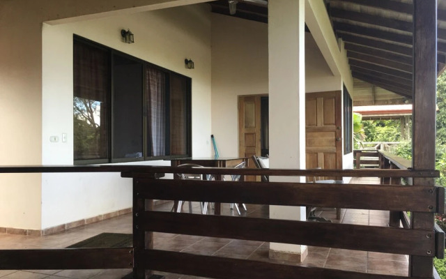 Many's House - La Joya De Ballena