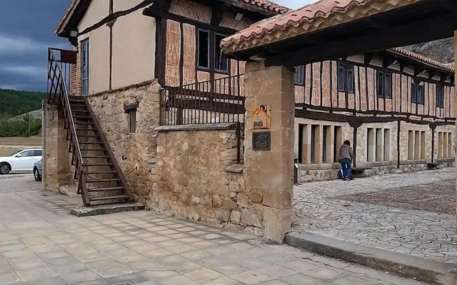 Posada Santa Maria La Real