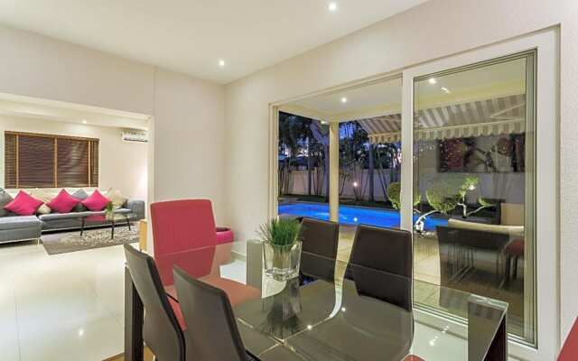 Luxury Pool Villa 44 3BR 6-8 persons