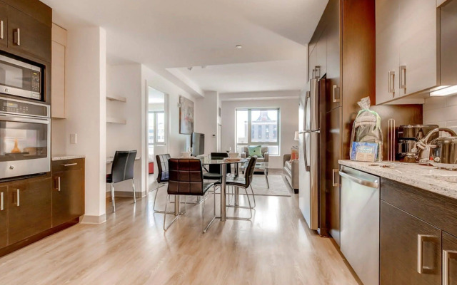 Global Luxury Suites at The Theatre District