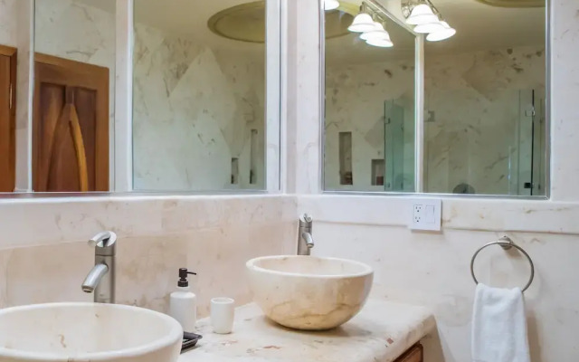 Belizean Cove Estates