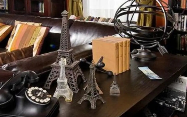 The Reynolds Mansion