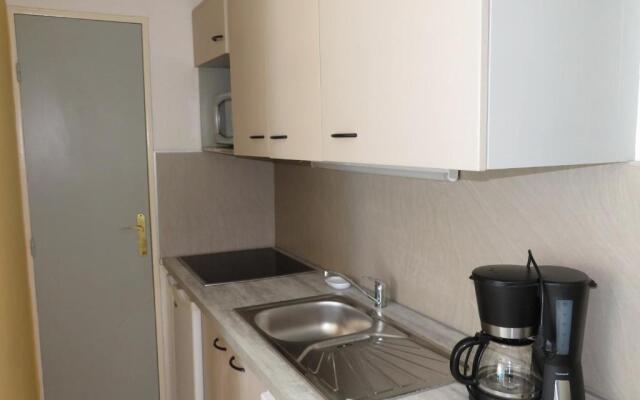 Appartement Sète, 2 Pièces, 4 Personnes - Fr-1-338-82