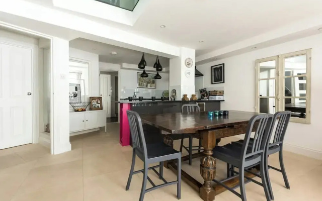 Kennington Road by Onefinestay