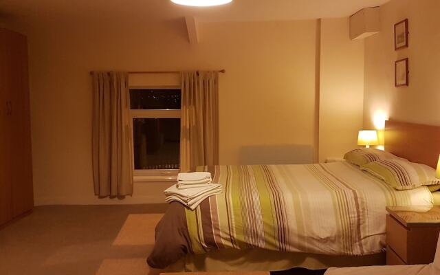 Cross Oak Inn