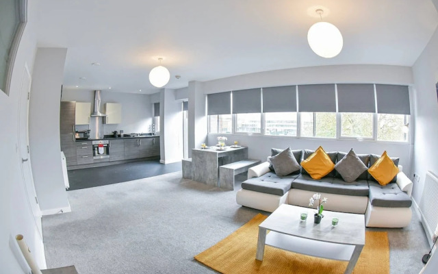 Massive 2bd Central Ipswich