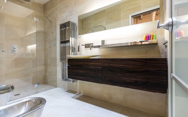 Rental In Rome Cosmopolitan Hi-tech Luxury Apartment